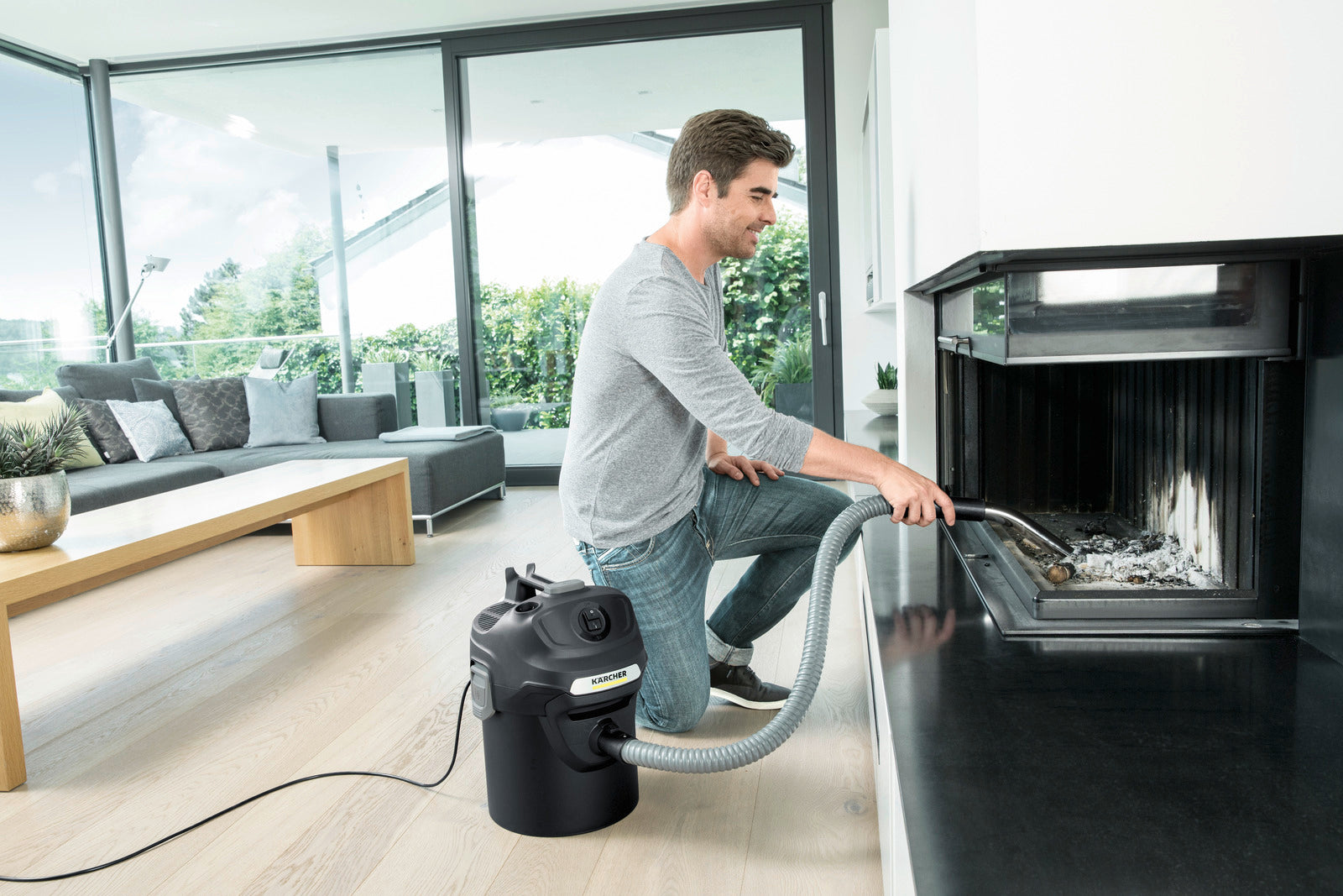 Ash and dry vacuum cleaner AD 2