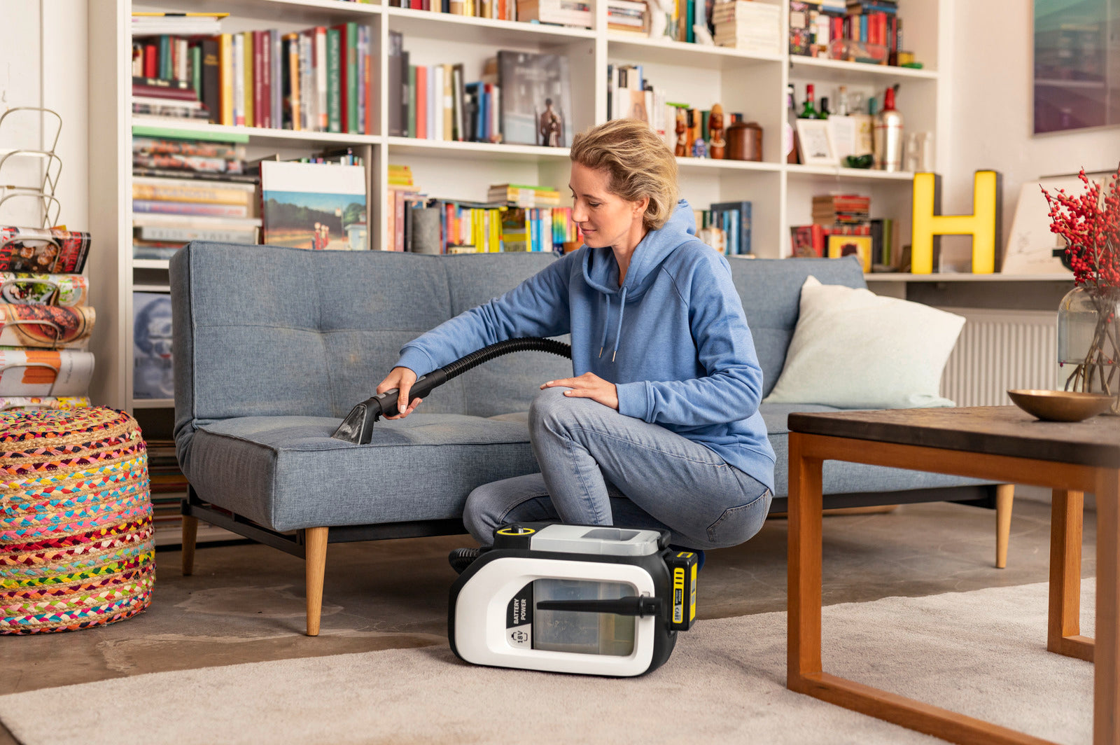 Battery powered spray extraction cleaner Cordless SE 3-18 Compact Spot Cleaner