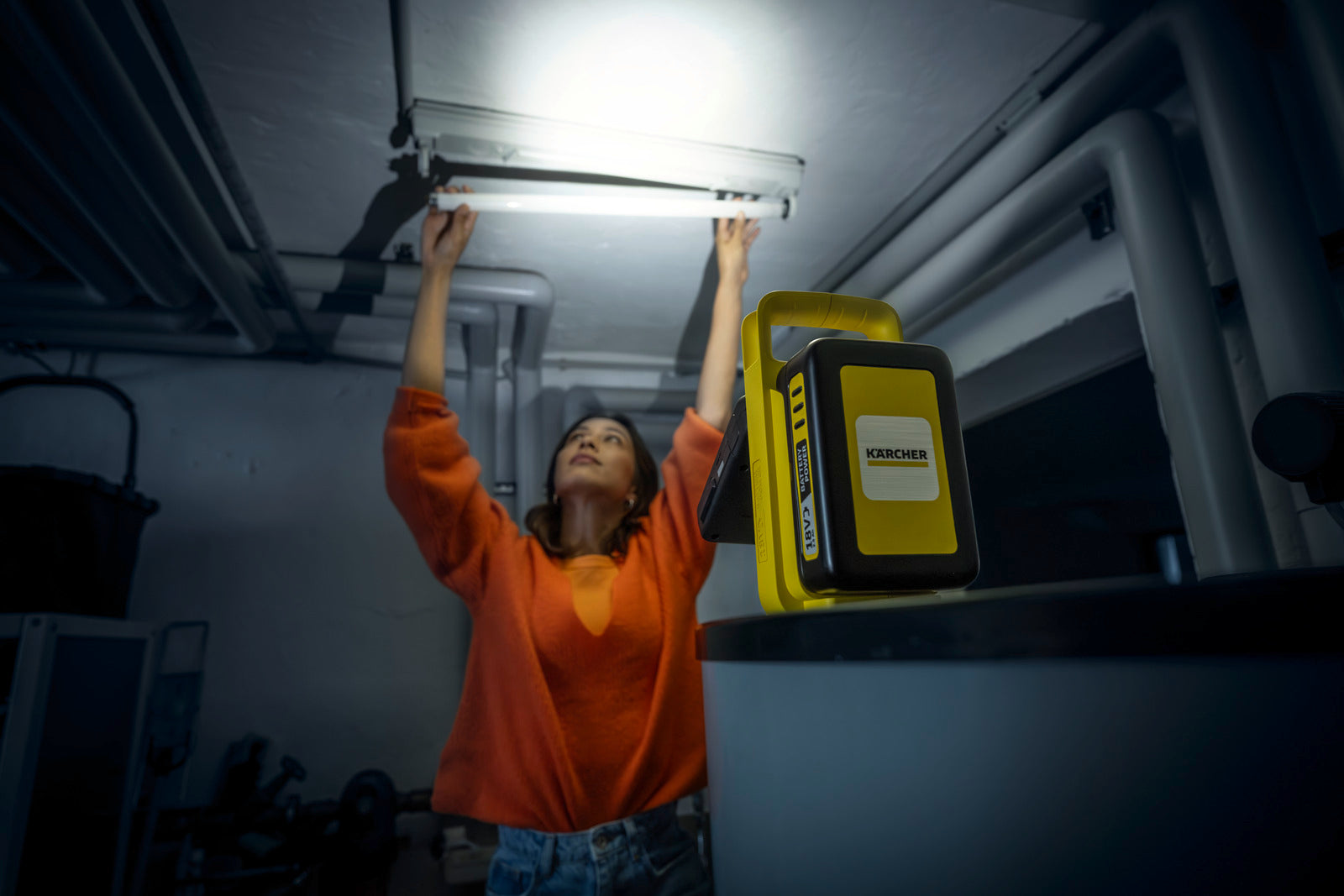 Battery-powered multifunction lamp MFL 2-18